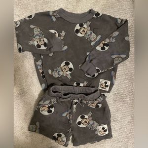 Mickey sweat set size 4t good condition!